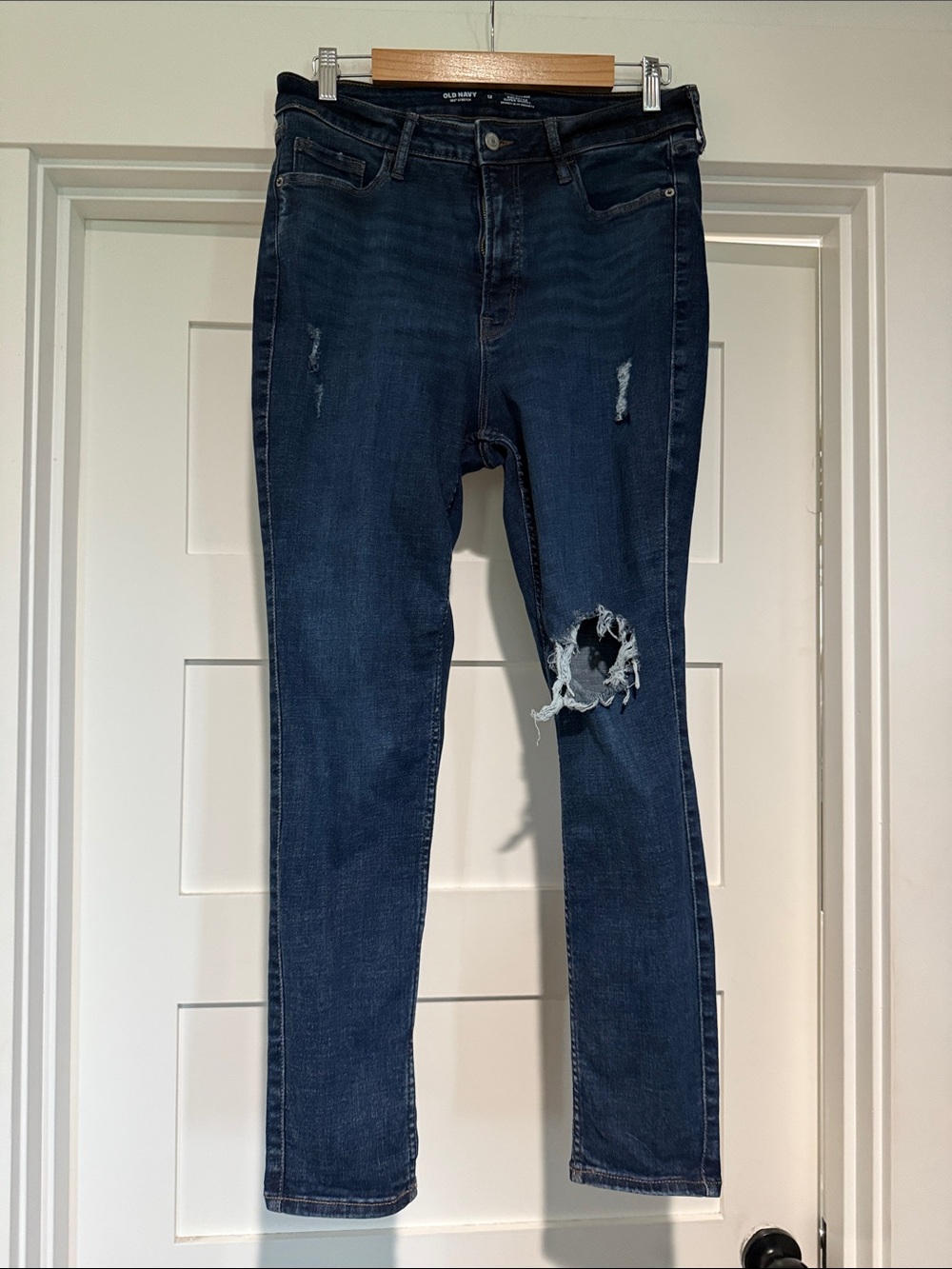 NWOT Old Navy Dark Blue Ripped Skinny Jeans